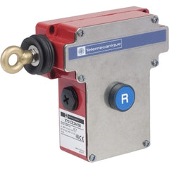 Telemecanique XY2CE2A150 Latching emergency stop rope pull switch, Telemecanique rope pull switches XY2C, e XY2CE, LH side -1NC+1 NO, Flush pushbutton | Blackhawk Supply