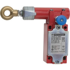 Telemecanique XY2CJL19H7 Latching emergency stop rope pull switch, Telemecanique rope pull switches XY2C, e XY2CJ, left side, 2NC+1 NO, 1/2" NPT | Blackhawk Supply