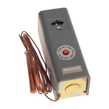 Raypak 008081F Limit Switch Manual Reset 100 to 200 Degrees Fahrenheit  | Blackhawk Supply