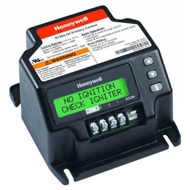 RESIDEO R7284U1004/U Control Universal Electronic Oil Primary Digital with Display Junction Box  | Blackhawk Supply