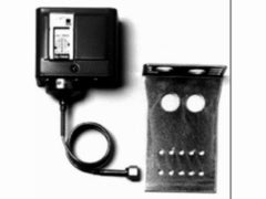 Johnson Controls P72AA-1C DPST PRESSURE CONTROL; 20"/100#;AUTO RESET 36"CAP 1/4"FLARE NUT  | Blackhawk Supply