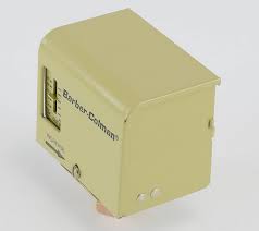 Schneider Electric PC-110 PNEU-ELEC. SWITCH, SPDT, ADJ. DIFF.  | Blackhawk Supply