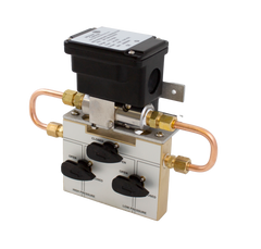 Johnson Controls DP110010U2F3V DP110 Wet-to-Wet Pressure Transducer | 0 to 10 in. | Unidirectional 1/4 in. NPT, 0-10vdc, FKM Bleed Screw  | Blackhawk Supply