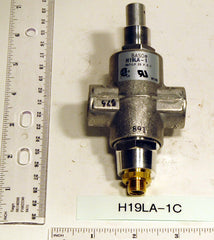 BASO GAS PRODUCTS H19LA-1C High Pressure Pilot Safety Valve 3/8" X 3/8" 600000 BTU 25 PSI Max. For LP/Natural Gas  | Blackhawk Supply